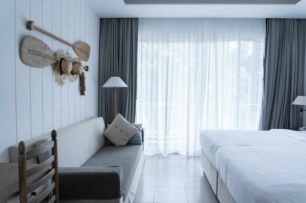 Réserver un hôtel à Pézenas : le point sur l'accès aux personnes à mobilité réduite